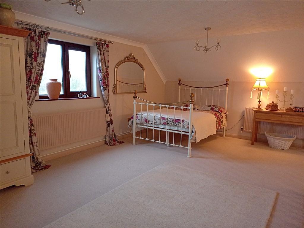Guest Bedroom 5 / Games / Family Room