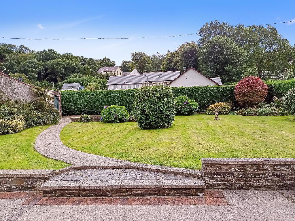 Superb Rear Gardens