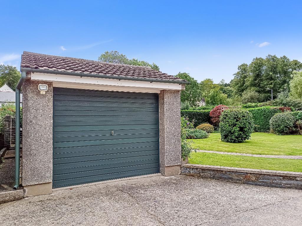 Detached Garage