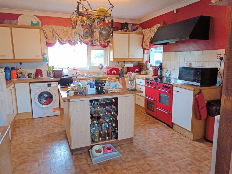 Kitchen / Breakfast Room