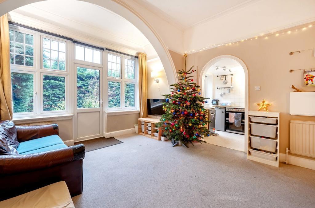 Normanton Road, South Croydon, CR2 7AR 2 bed flat for sale £300,000