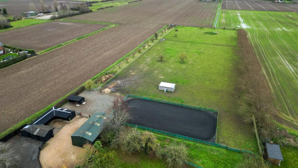 Fendyke Lane, Gorefield, Wisbech, PE13 4NF 4 bed equestrian property