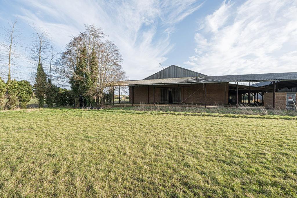 Fendyke Lane, Gorefield, Wisbech, PE13 4NF 7 bed equestrian property