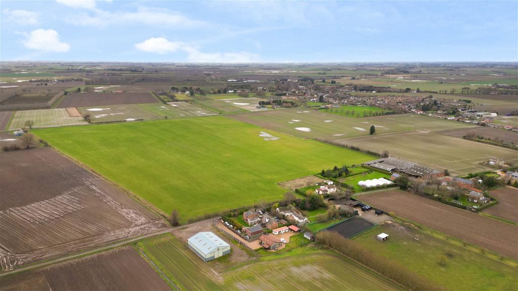 Fendyke Lane, Gorefield, Wisbech, PE13 4NF 7 bed equestrian property