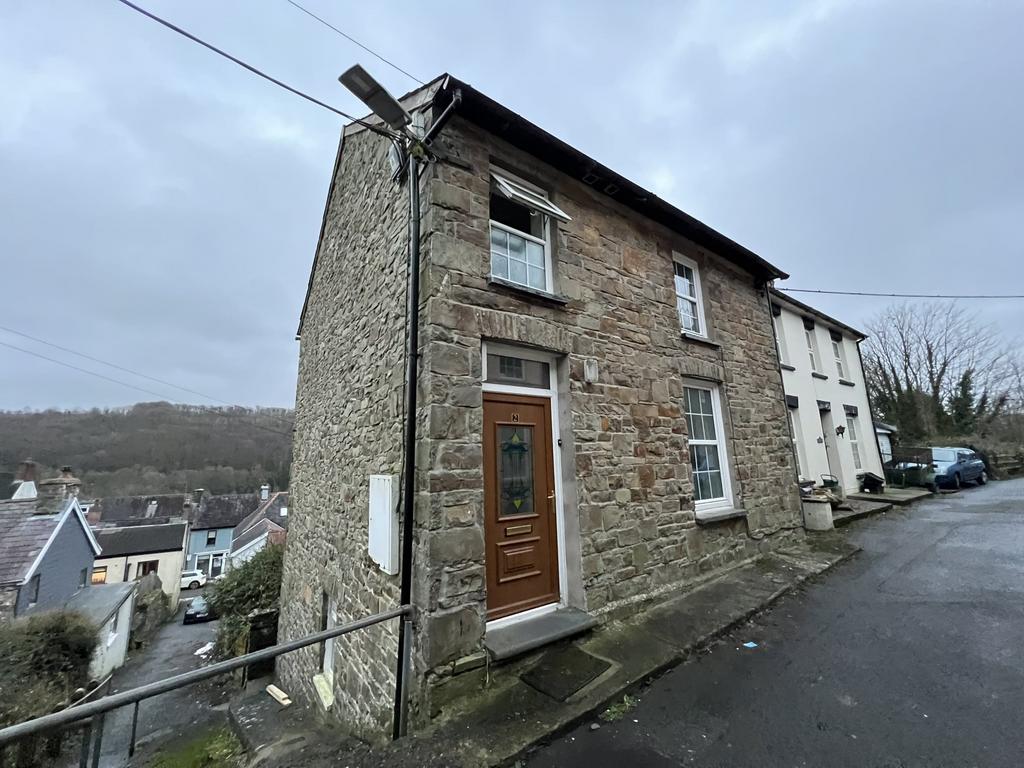 Clifton Terrace, Llandysul, Ceredigion 2 bed to rent £575