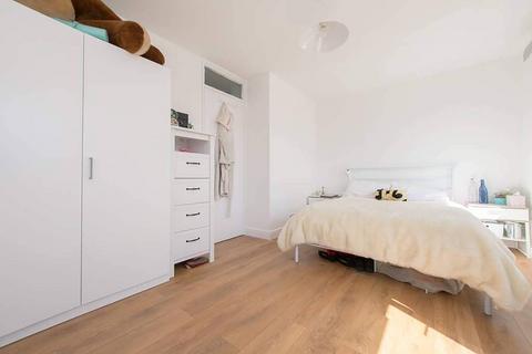 3 bedroom maisonette for sale - Thornbury Close, Dalston, London, N16