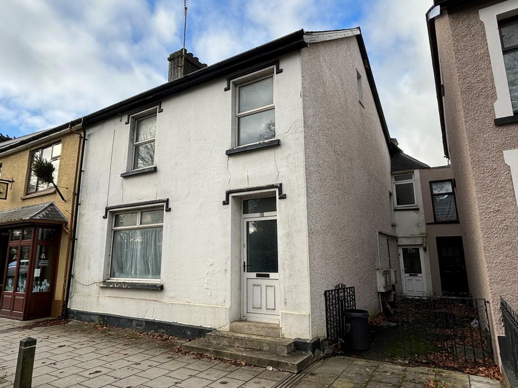 College Street, Lampeter, SA48 5 bed semidetached house for sale £