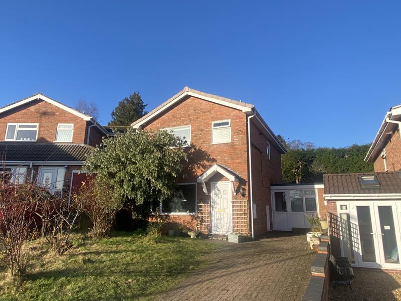 24 Walnut Crescent, Malvern, Worcestershire, WR14 4 bed detached house