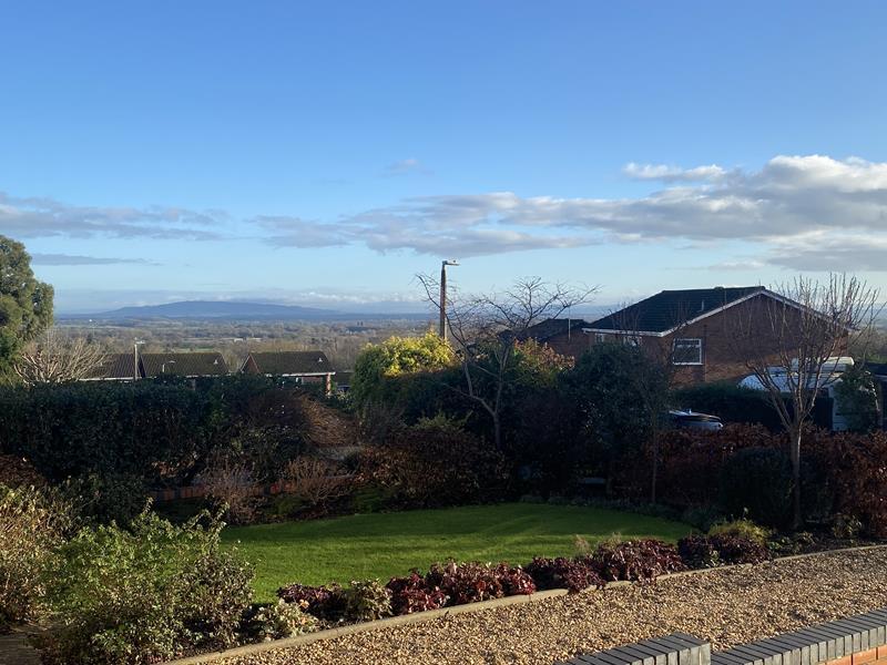 24 Walnut Crescent, Malvern, Worcestershire, WR14 4 bed detached house