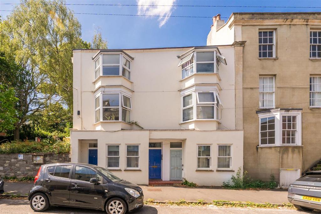 Flat-4-9-11-Kingsdown Parade-BS6-5 UE-16.jpg