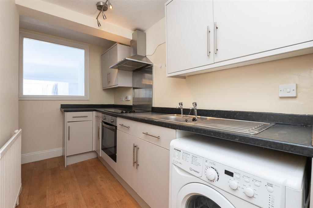Flat-4-9-11-Kingsdown Parade-BS6-5 UE-7.jpg