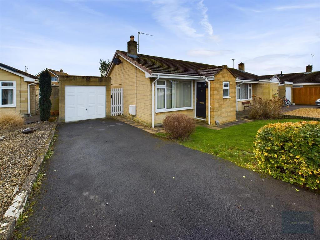 Savernake Avenue, Melksham SN12 2 bed semidetached bungalow for sale £259,950