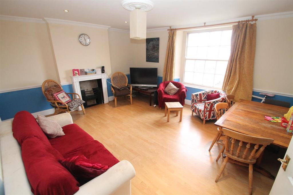 BPC00016, Kingsdown Parade, Kingsdown, Bristol, BS6 4 bed flat to rent