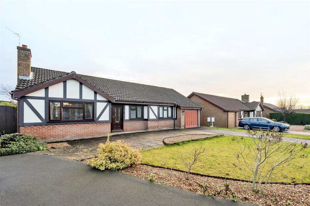 Tudor Park, Horncastle, Lincs, LN9 5EZ 3 bed detached bungalow for sale