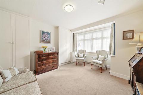 6 Abbotts Drive, Wembley, HA0 3SD