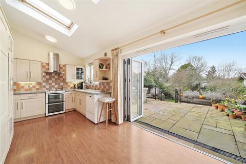 6 Abbotts Drive, Wembley, HA0 3SD