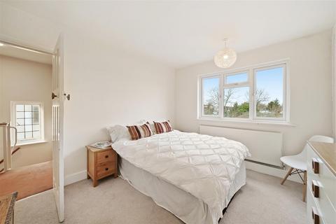 6 Abbotts Drive, Wembley, HA0 3SD