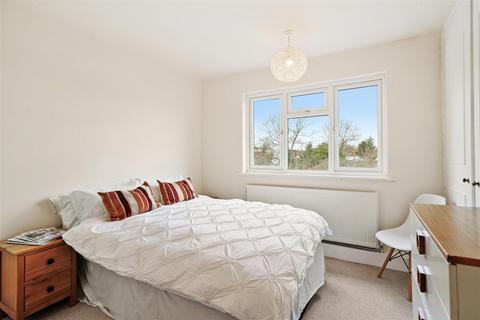 6 Abbotts Drive, Wembley, HA0 3SD