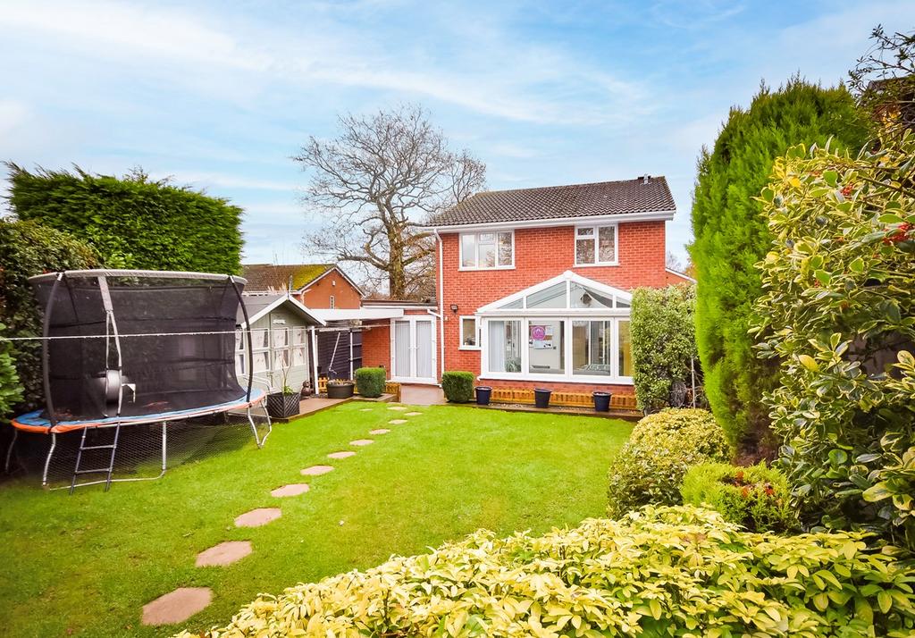 Huntsmans Gate, Burntwood, WS7 4 bed detached house for sale £495,000