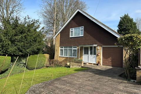22b Sylvan Close, South Croydon, CR2 8DS