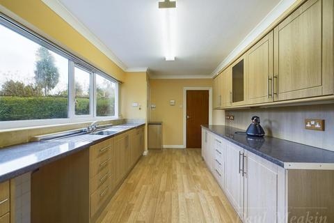 22b Sylvan Close, South Croydon, CR2 8DS