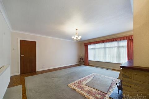 22b Sylvan Close, South Croydon, CR2 8DS
