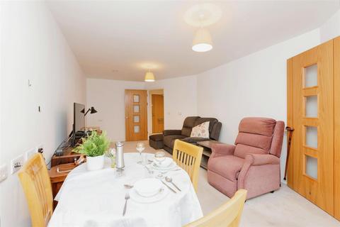 1 bedroom apartment for sale, Elizabeth House, St. Giles Mews, Stony Stratford,