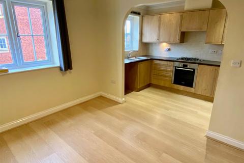 4 bedroom townhouse for sale, Spring Place Court, Mirfield