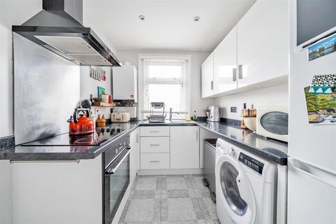 96 Albert Road, London, SE25 4JW