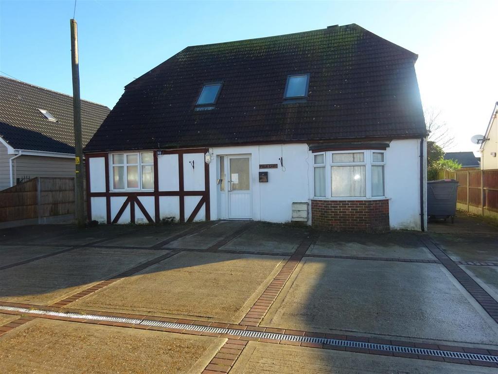 Hardy Road, Greatstone, New Romney 5 bed detached house for sale £450,000