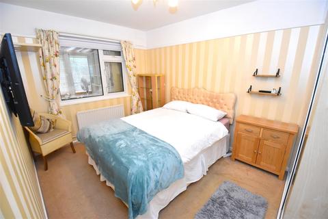 22 Canewdon View Road, Rochford, SS4 3DT