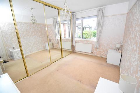 22 Canewdon View Road, Rochford, SS4 3DT