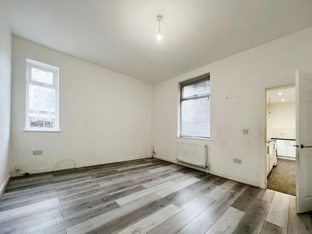 Henrietta Street, Leigh 3 bed end of terrace house for sale £180,000