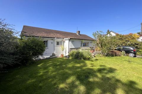 4 bedroom detached bungalow for sale, Mydroilyn, Lampeter