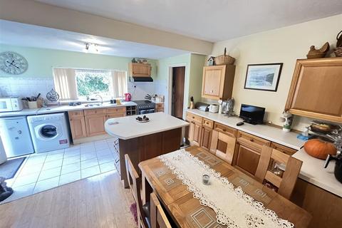 undefined, Mydroilyn, Lampeter