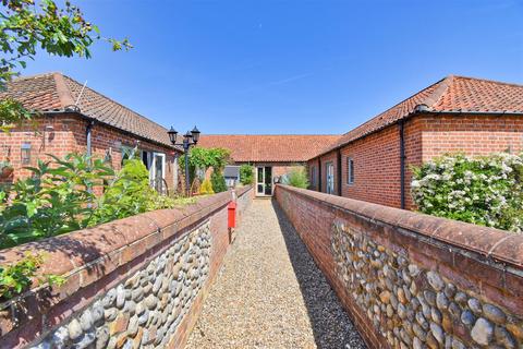 4 bedroom barn conversion to rent - Rectory Road, Suffield, Norwich