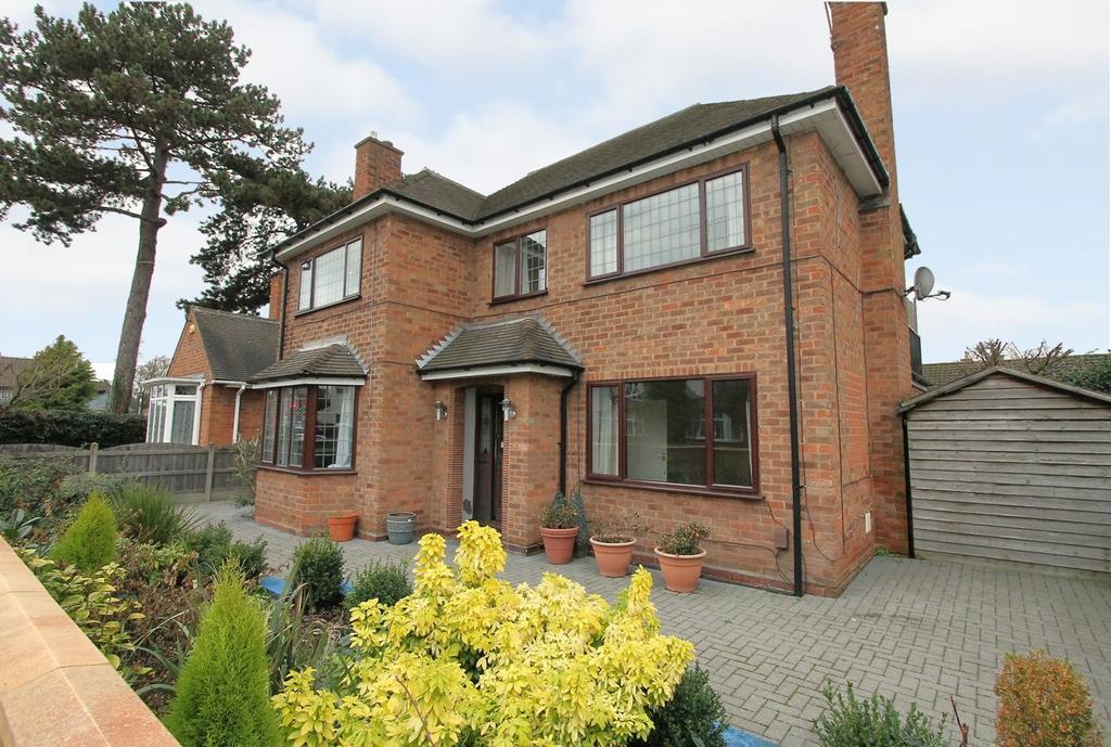 Chester Road North, Kidderminster, DY10 4 bed detached house for sale