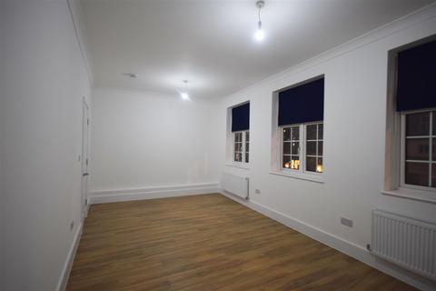4 bedroom flat to rent - King Street, Twickenham