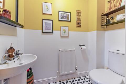 101 Foxdown, Overton, Basingstoke, RG25 3JQ