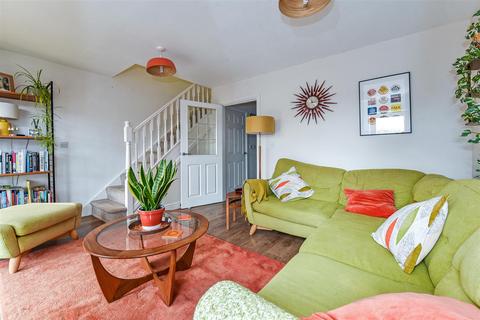 101 Foxdown, Overton, Basingstoke, RG25 3JQ