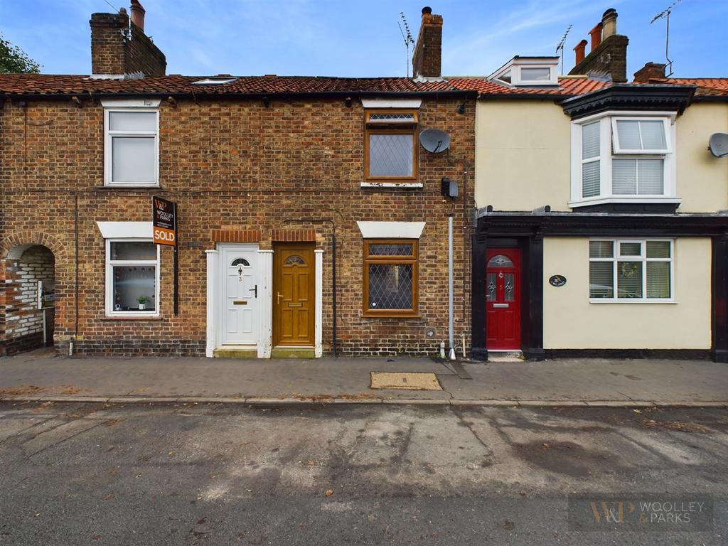 Mill Street, Driffield 2 bed terraced house for sale £125,000