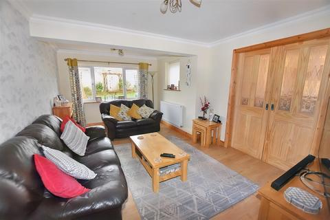 4 bedroom detached bungalow for sale - Consols Road, Carharrack, Redruth