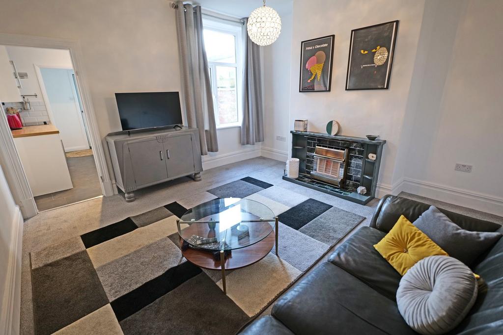 Dam Head Road, Barnoldswick, BB18 1 bed flat for sale £95,000