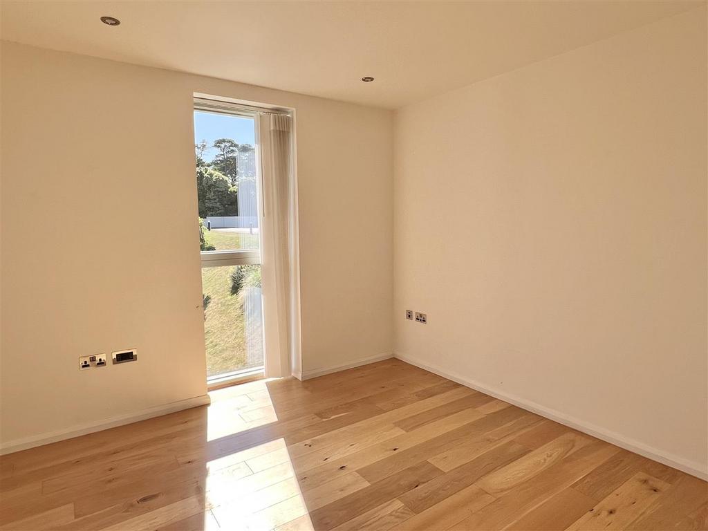 Bedroom: