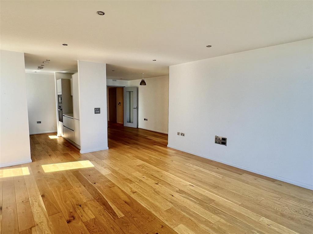 Living Area:
