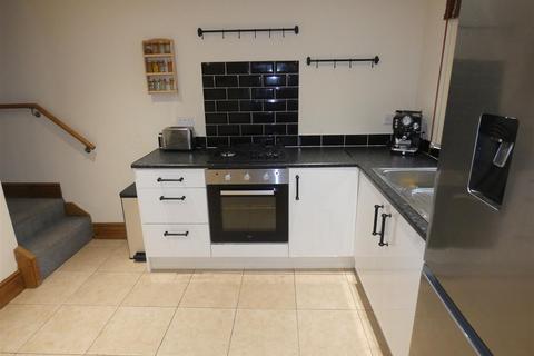 2 bedroom end of terrace house for sale, Pinfold, South Cave