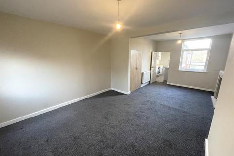 2 bedroom house to rent, Newcastle Road, Stoke-On-Trent ST4