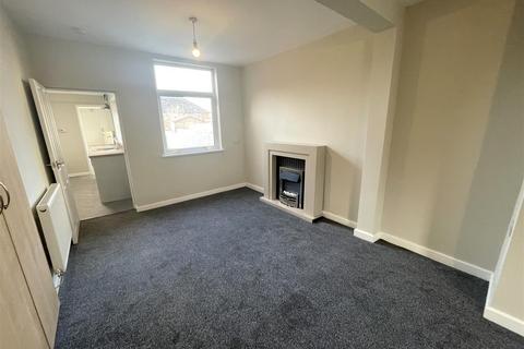 2 bedroom house to rent, Newcastle Road, Stoke-On-Trent ST4