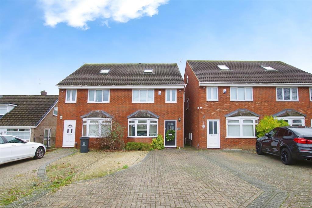 Upham Road, Swindon SN3 3 bed semidetached house £1,400 pcm (£323 pw)