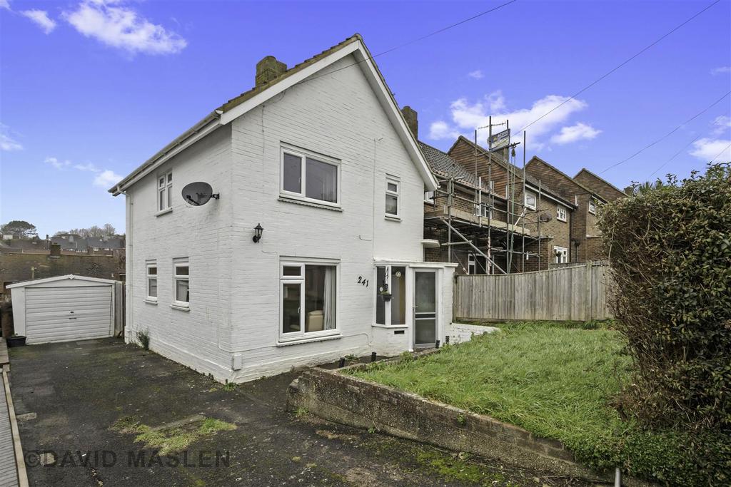 Cowley Drive, Woodingdean 2 bed house for sale £325,000